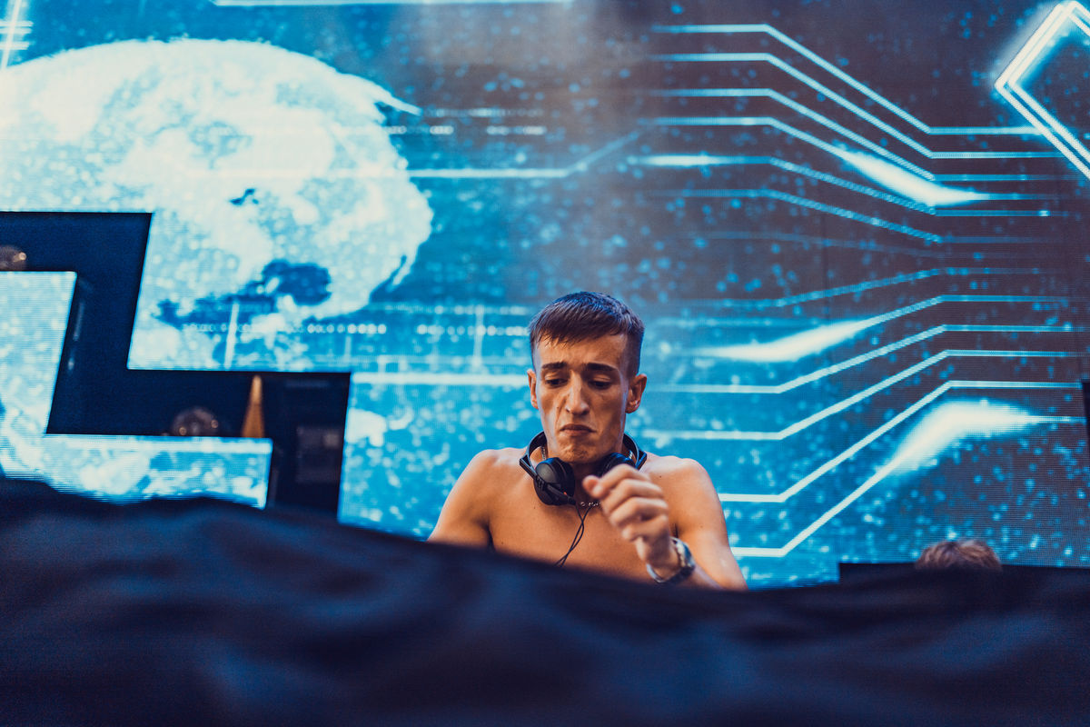 Loading... just a sec